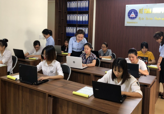 lớp học kế toán tại long biên